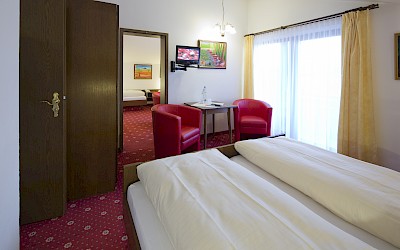 Connecting Rooms suitable for up to 6 guests